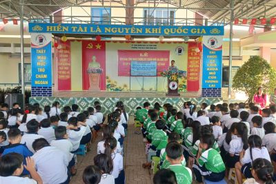 SINH HOẠT DƯỚI CỜ – HOẠT ĐỘNG TRẢI NGHIỆM TUẦN 13