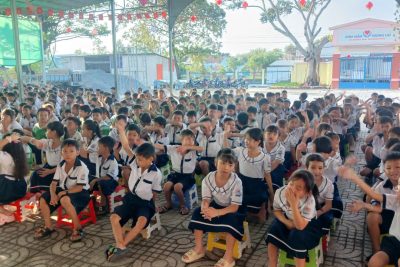 SINH HOẠT DƯỚI CỜ – HOẠT ĐỘNG TRẢI NGHIỆM TUẦN 24